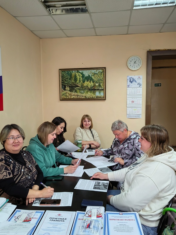 камиссия награждния.jpg